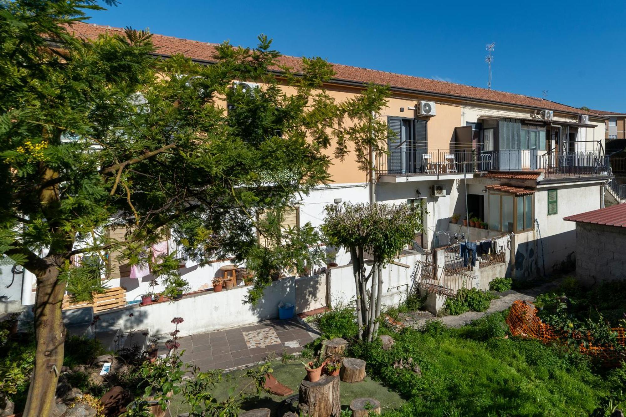 Casa La Scivola Catânia Exterior foto